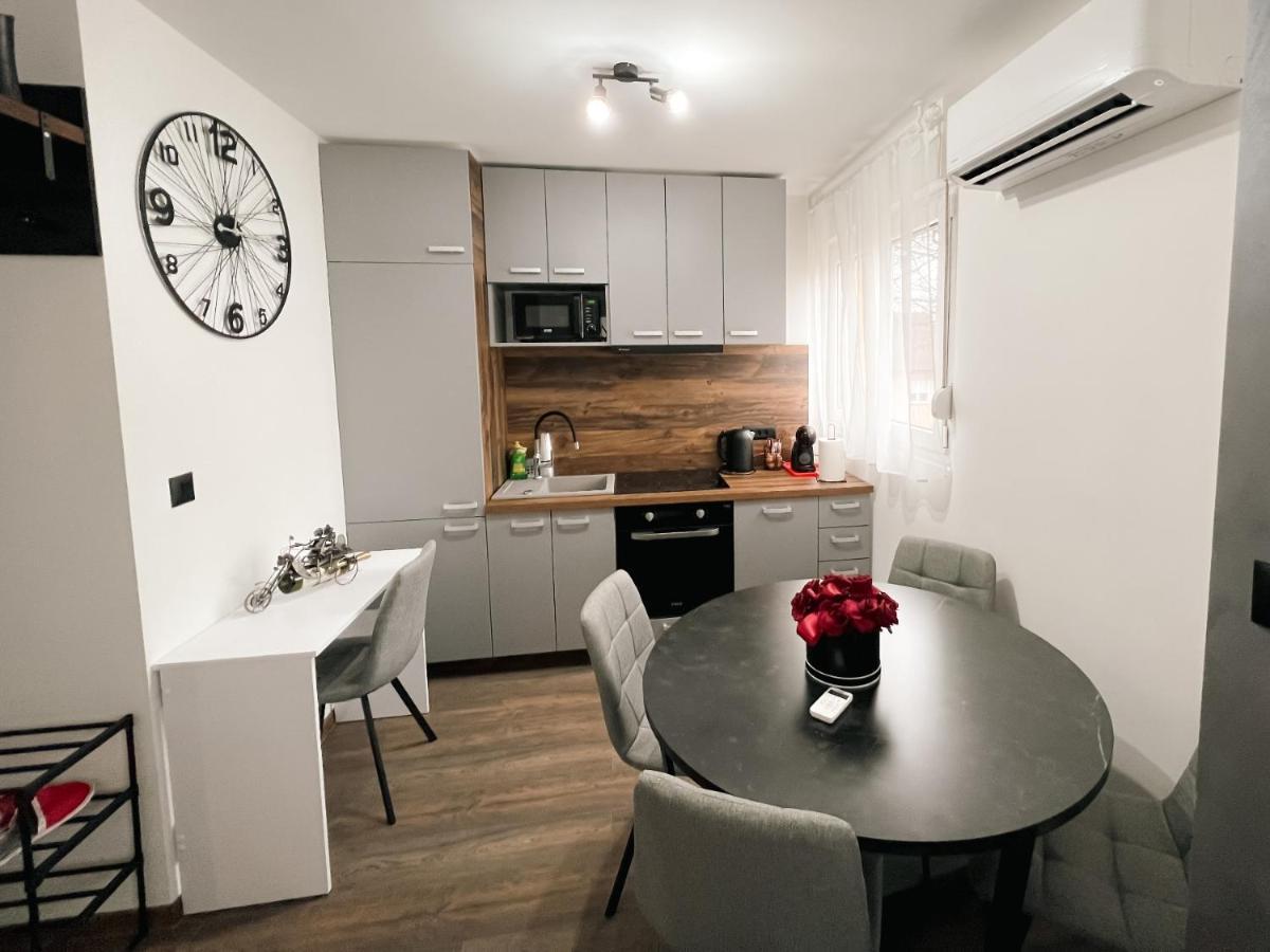 Vinkovci 1 Apartment Екстериор снимка